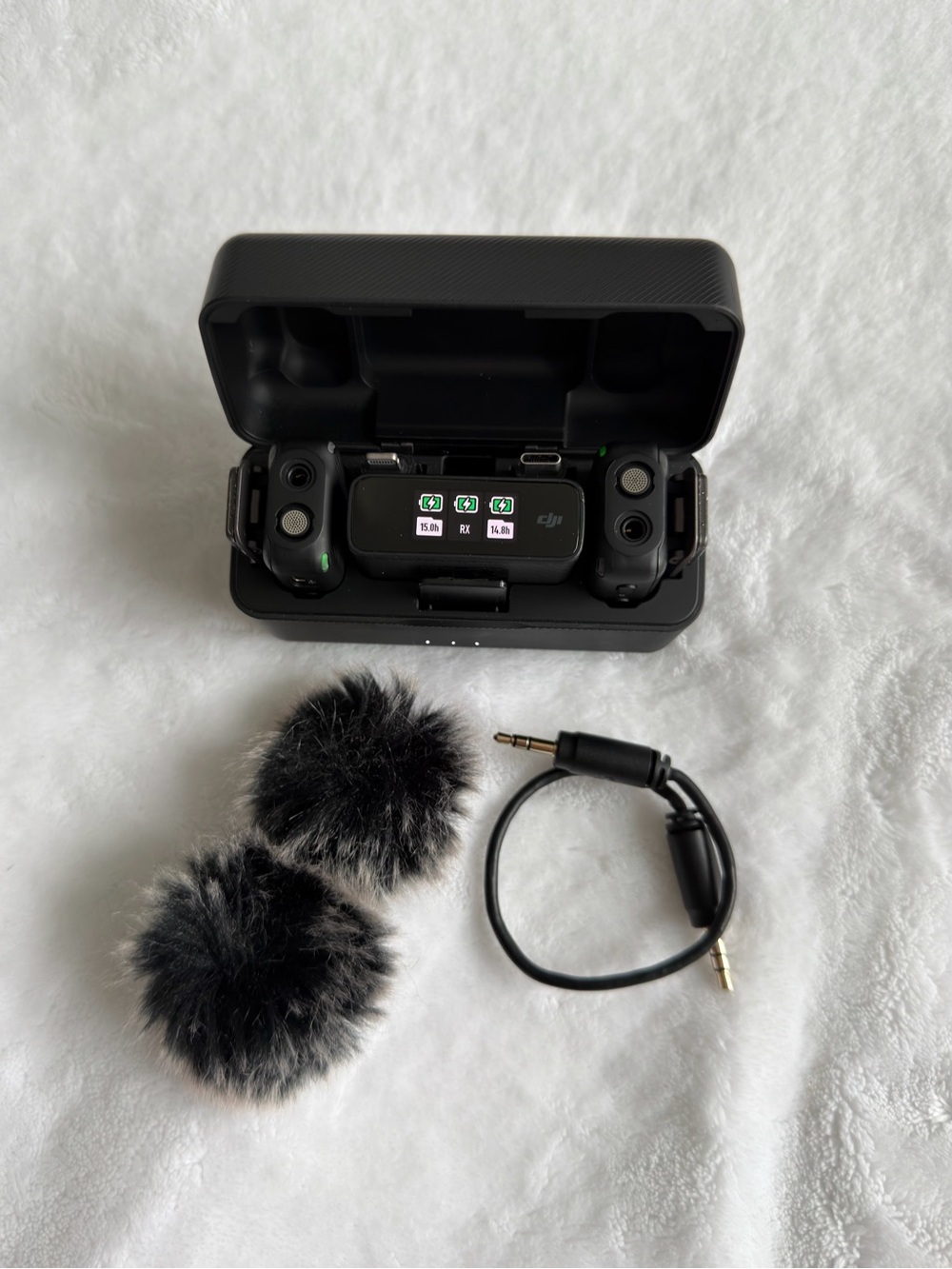 DJI Wireless Lavalier Microphone Kit with Charging Case - Picture 2 of 2